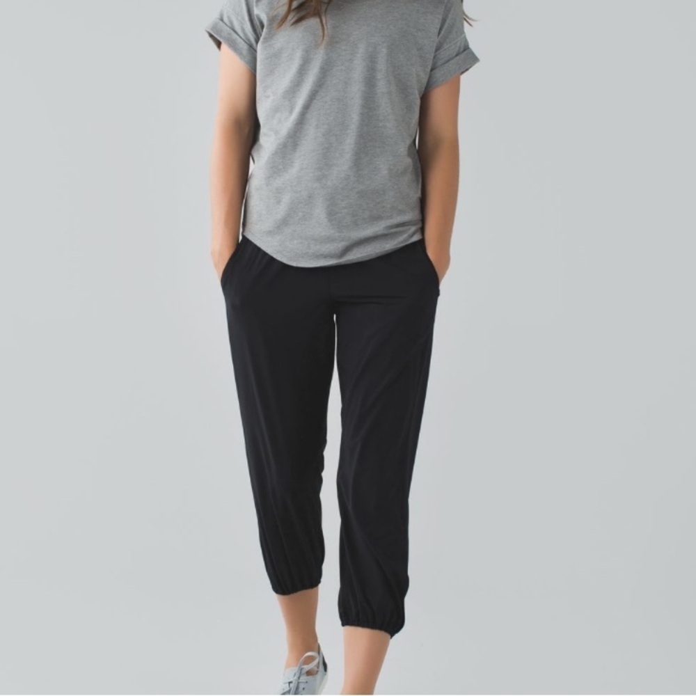 Lululemon Om Pant Size 4 in Black